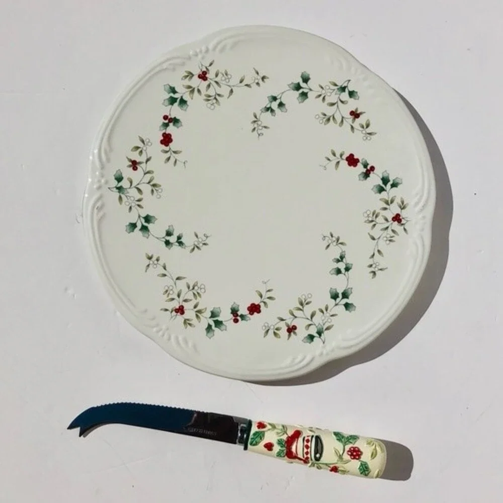 PFALTZGRAFF CHEESE TRAY WITH SCULPED SLICER WINTERBERRY 8